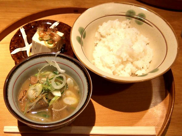モツ煮込みセット 250円