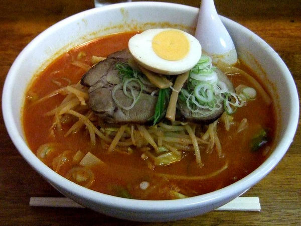 激辛厚切りチャーシュー味噌野菜ラーメン 1000円