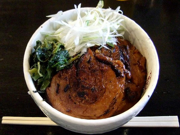 炙りチャーシュー丼 400円