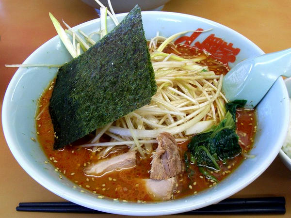 辛味噌ネギラーメン（激辛・脂普通・味薄目・麺普通） 790円 ＋ ネギ増 150円 ＋ 半ライス 110円