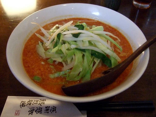 ピリ辛味噌拉麺 682円