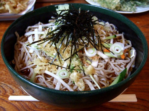 冷やしたぬきそば（大盛り） 980円