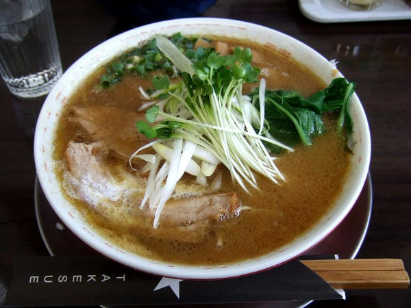 二代目UWO（うお）中華そば 800円