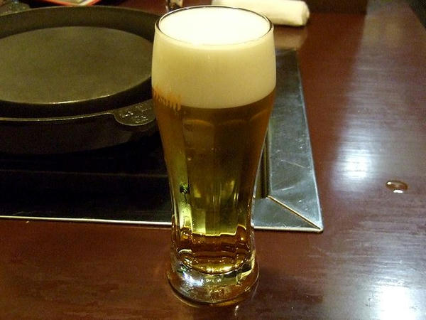アサヒスーパードライ（中ジョッキ） 530円