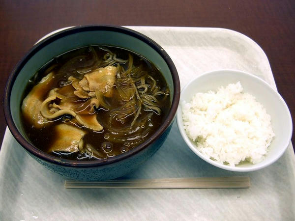 カレーそば 650円（ライスは期間限定サービス）