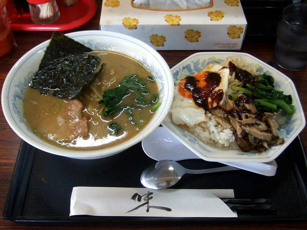 本日のランチ（ラーメン&ビビンバ） 730円