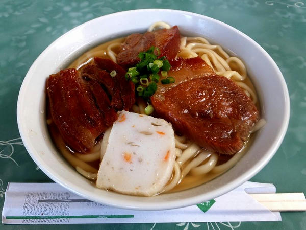 三枚肉そば小 550円