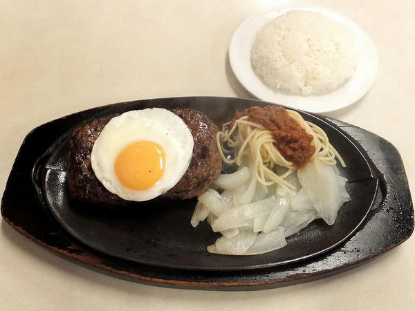 ハンバーグステーキL 900円