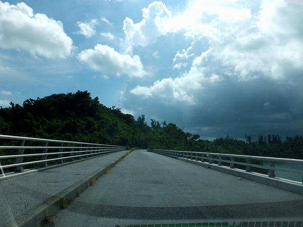 薮地大橋を渡って薮地島へ