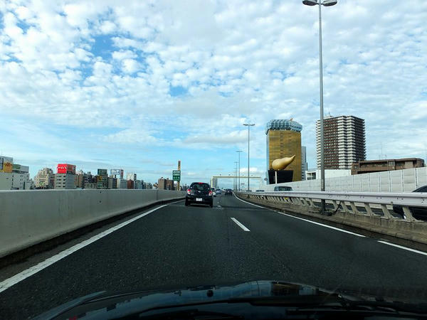 妙に秋っぽい空だった帰りの首都高速
