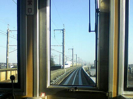 線路上に停車しているMax