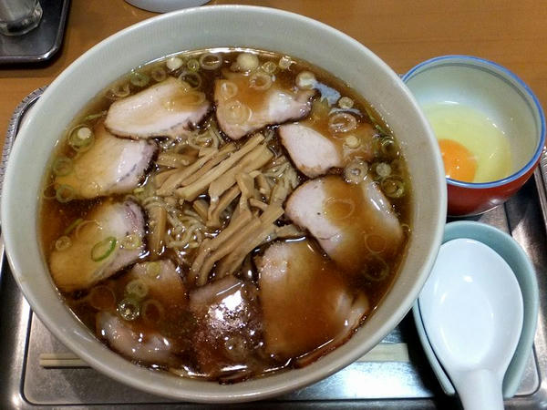 チャーシューメン 1290円 ＋ 生玉子 50円