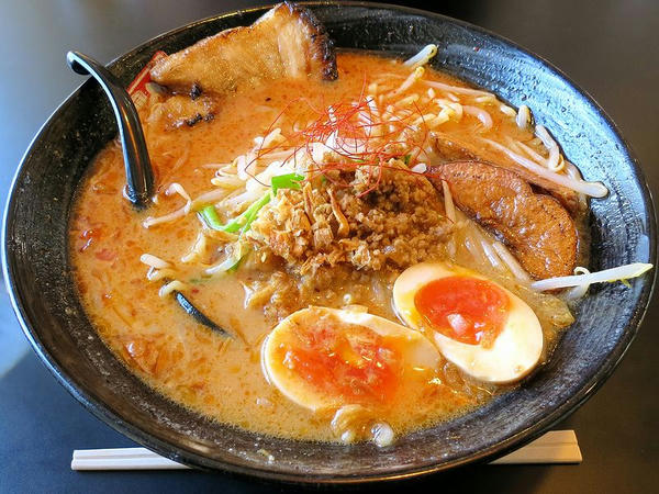 北海道味噌辛味噌ラーメン 842円 ＋ 味噌漬け炙りチャーシュー一枚 129円 ＋ 味噌漬け煮卵 108円