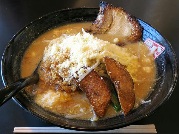 粉雪らーめん 842円