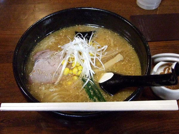 ゴマみそラーメン 750円