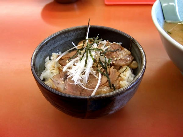 ミニチャーシュー丼 300円