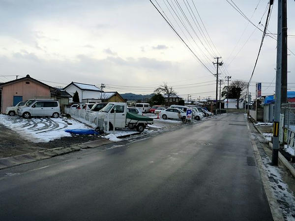 競馬場東側の民間駐車場