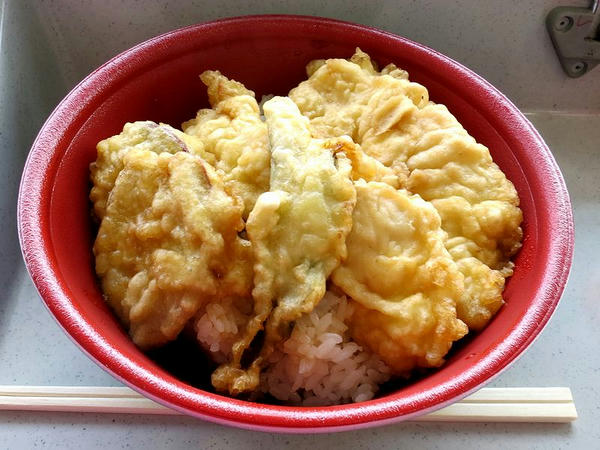 勝とり天丼 600円 