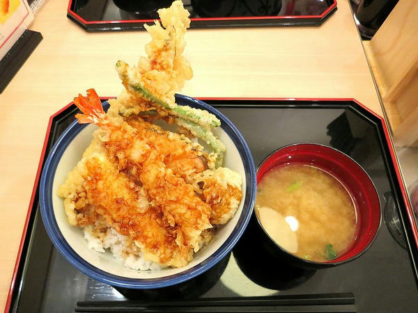 羽田海鮮天丼 980円