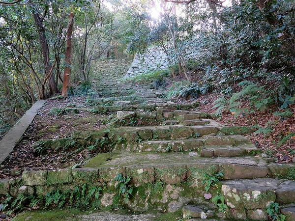 登城路に入ったところ