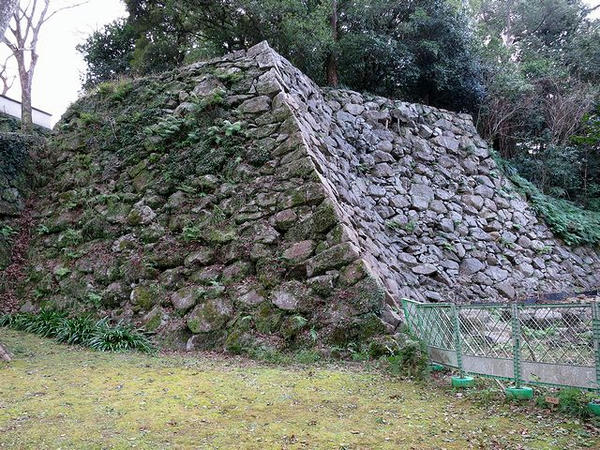 長門丸門跡付近の石垣