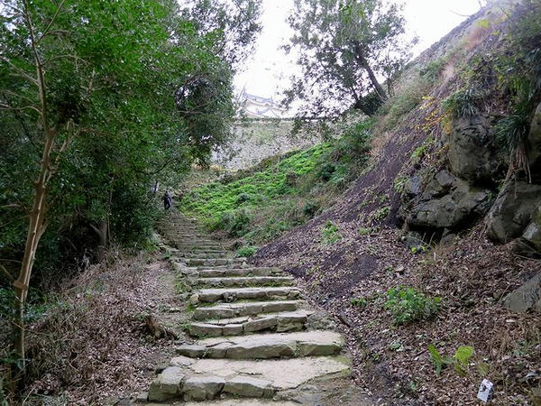 二の丸へと続く登城路