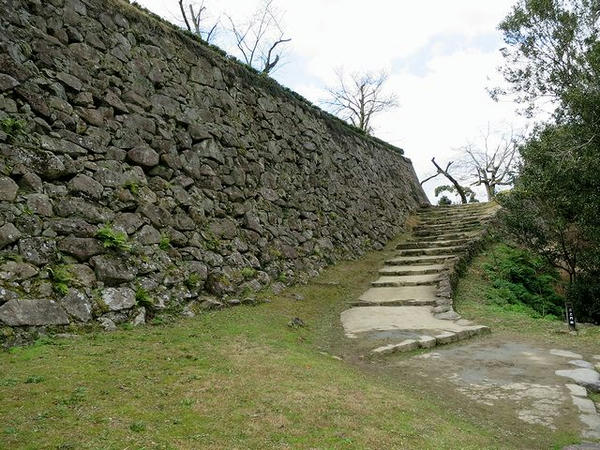 三の門跡と二の門跡