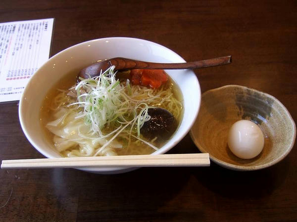 あっさり塩ラーメン（細麺） 560円 ＋ 半熟とろ玉 120円