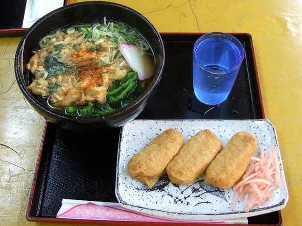 タラの芽のかきあげきしめん 500円 ＋ いなり寿司単品 280円