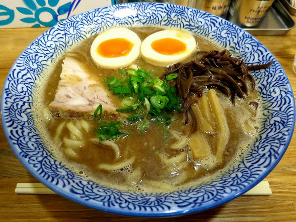 魚介醤油 700円 ＋ 味玉 100円