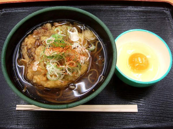 かきあげそば 500円 ＋ 生たまご 50円