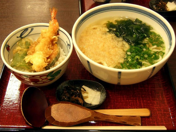 ハーフ天丼セット 800円