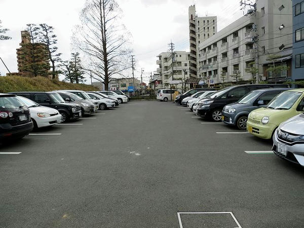 道後公園西口駐車場