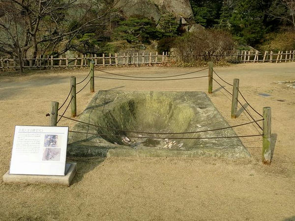 ごみ捨て穴跡