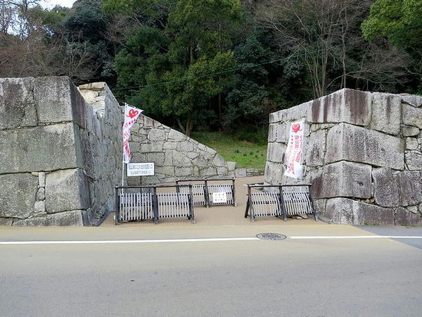 黒門口登城道入口付近