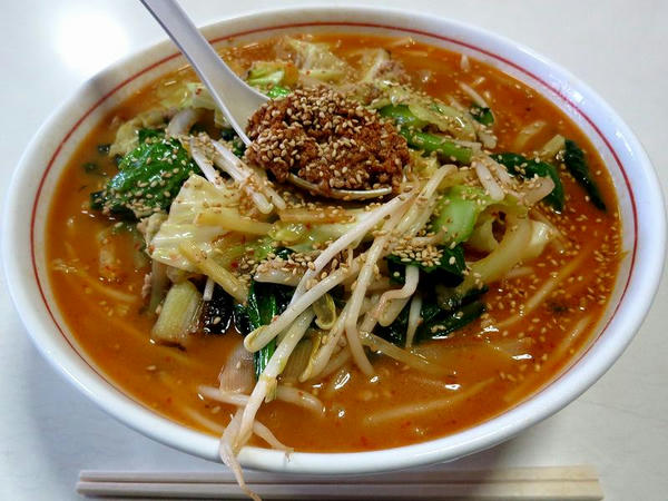 担々麺 800円