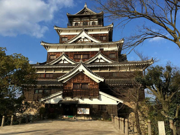 広島城復元天守