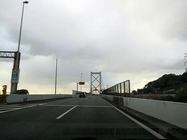 関門橋で再び本州へ