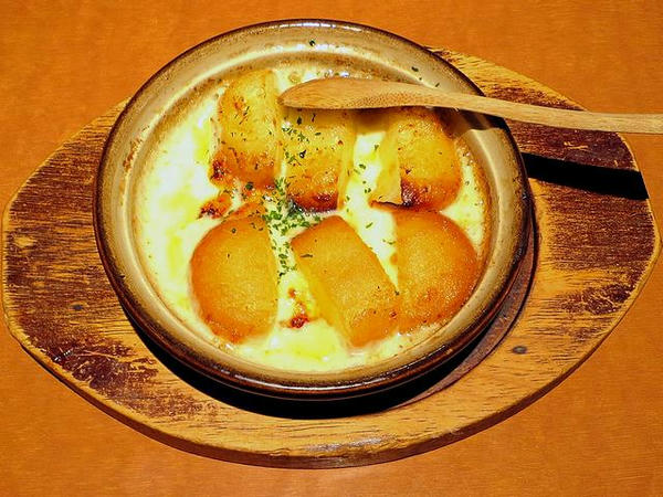いも餅チーズ焼き 430円（税別）
