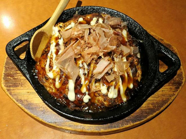 たこキャベ山芋鉄板焼き 530円（税別）