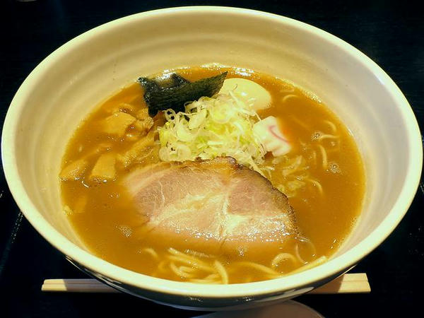 煮玉子入りらーめん 920円
