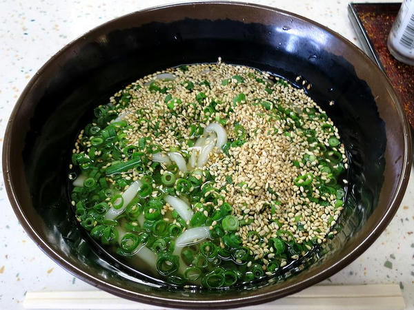 ごまねぎうどん（冷） 570円
