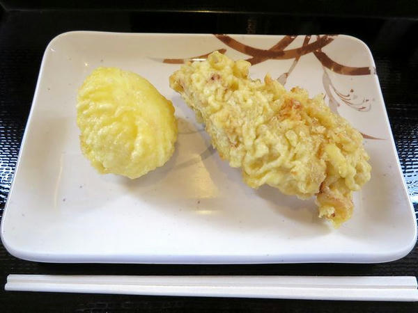 半熟たまご天 110円 と かしわ天 130円