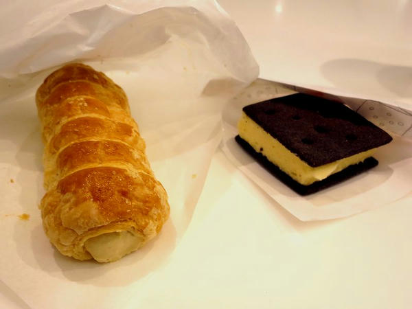 サクサクパイ 150円 と 雪こんチーズ 160円