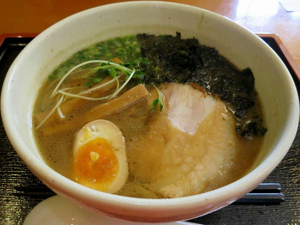 竹風しょうゆらーめん（並盛） 790円