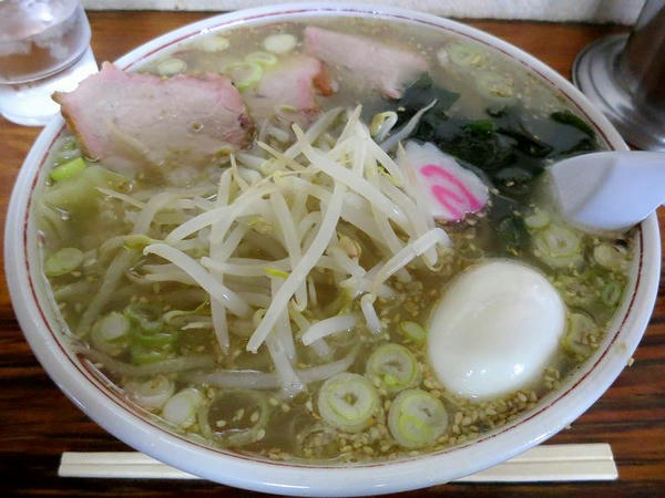 塩ワンタンメン 850円 ＋ 那須御養卵塩ゆでたまご 100円