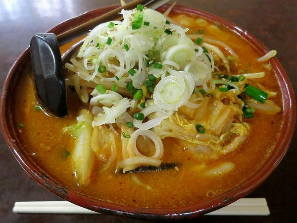 豚キムチ納豆味噌らーめん 940円