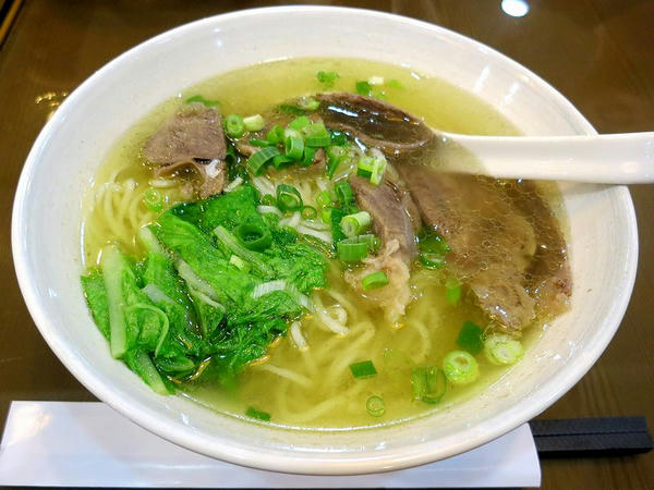 清燉牛肉麵 180元