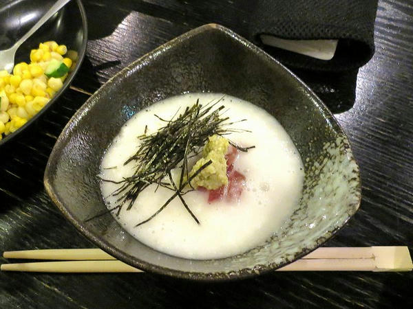 山掛け 200元＋サービス料