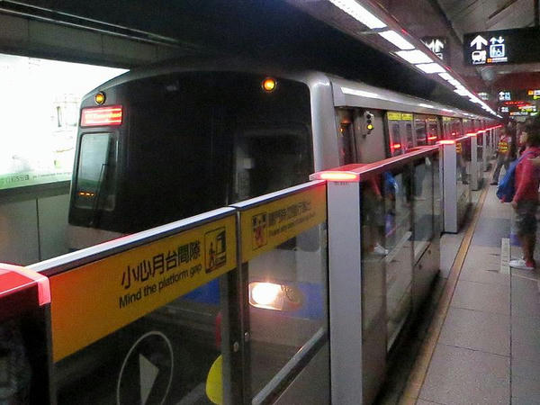 最初に乗った淡水信義線の列車